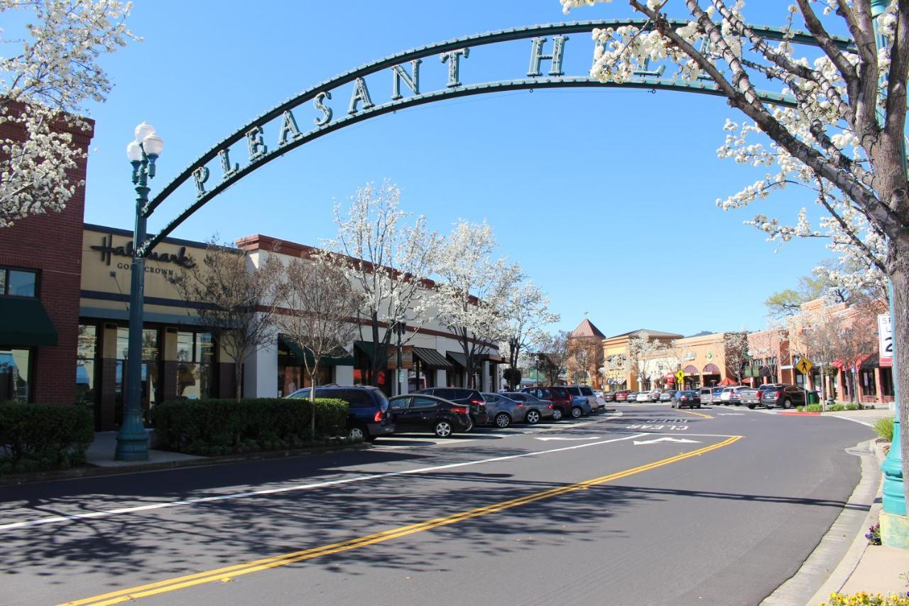 Sun Valley Inn Pleasant Hill Esterno foto